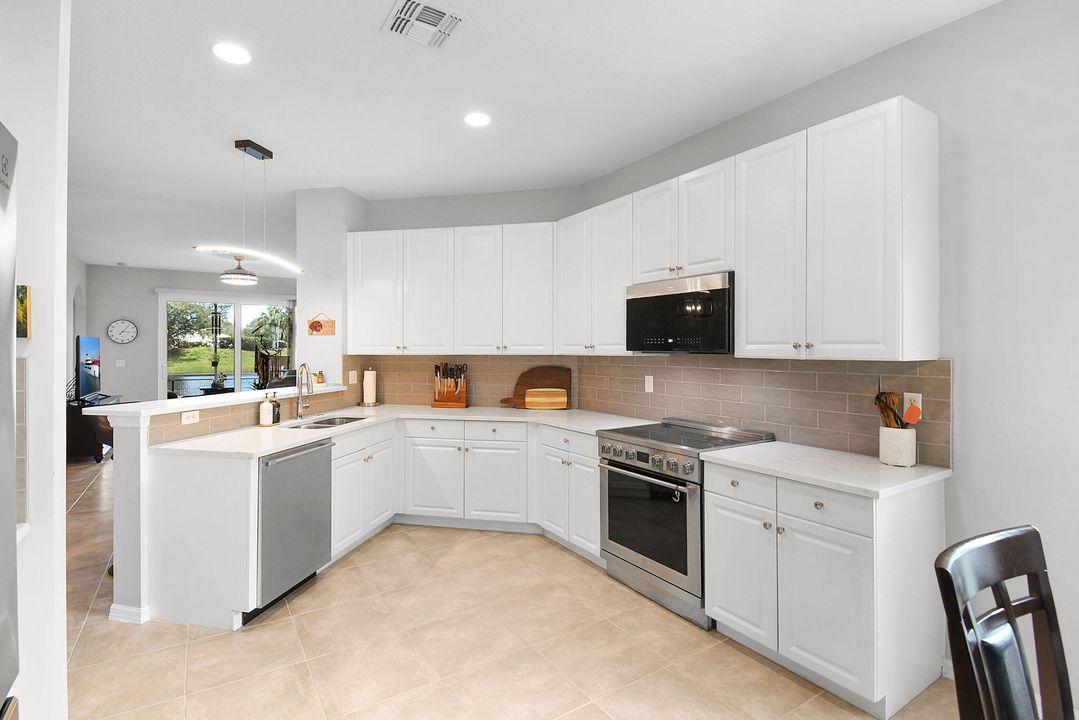 For Sale: $345,000 (3 beds, 2 baths, 1532 Square Feet)