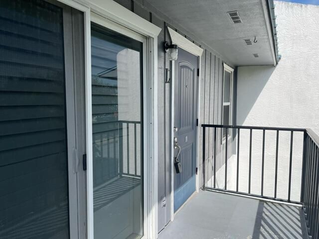 出租: $1,700 (2 贝兹, 2 浴室, 858 平方英尺)