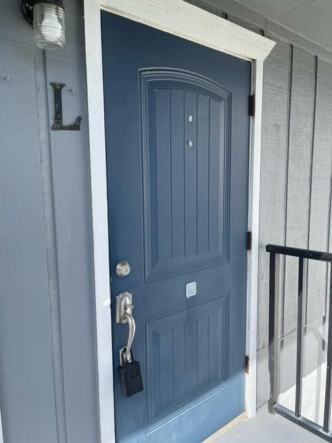 出租: $1,700 (2 贝兹, 2 浴室, 858 平方英尺)