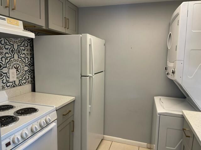 出租: $1,700 (2 贝兹, 2 浴室, 858 平方英尺)