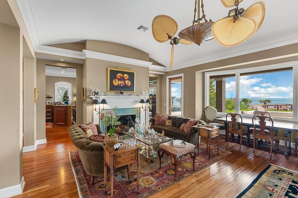 For Sale: $8,995,000 (4 beds, 4 baths, 4704 Square Feet)
