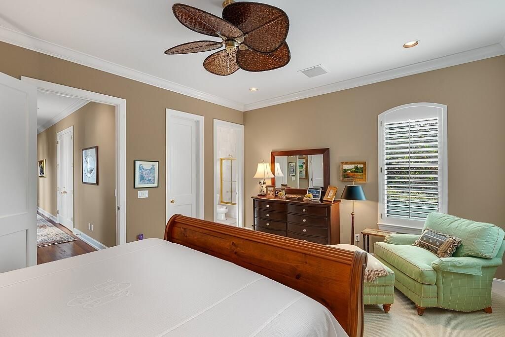 For Sale: $8,995,000 (4 beds, 4 baths, 4704 Square Feet)