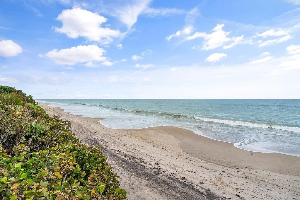 For Sale: $8,995,000 (4 beds, 4 baths, 4704 Square Feet)