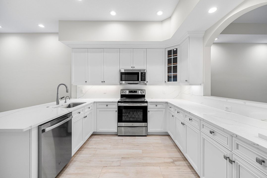 For Rent: $6,000 (3 beds, 2 baths, 2085 Square Feet)