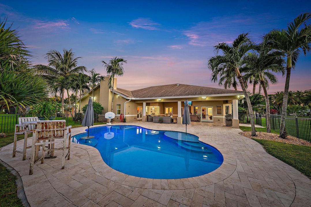 Active With Contract: $899,900 (4 beds, 3 baths, 3296 Square Feet)