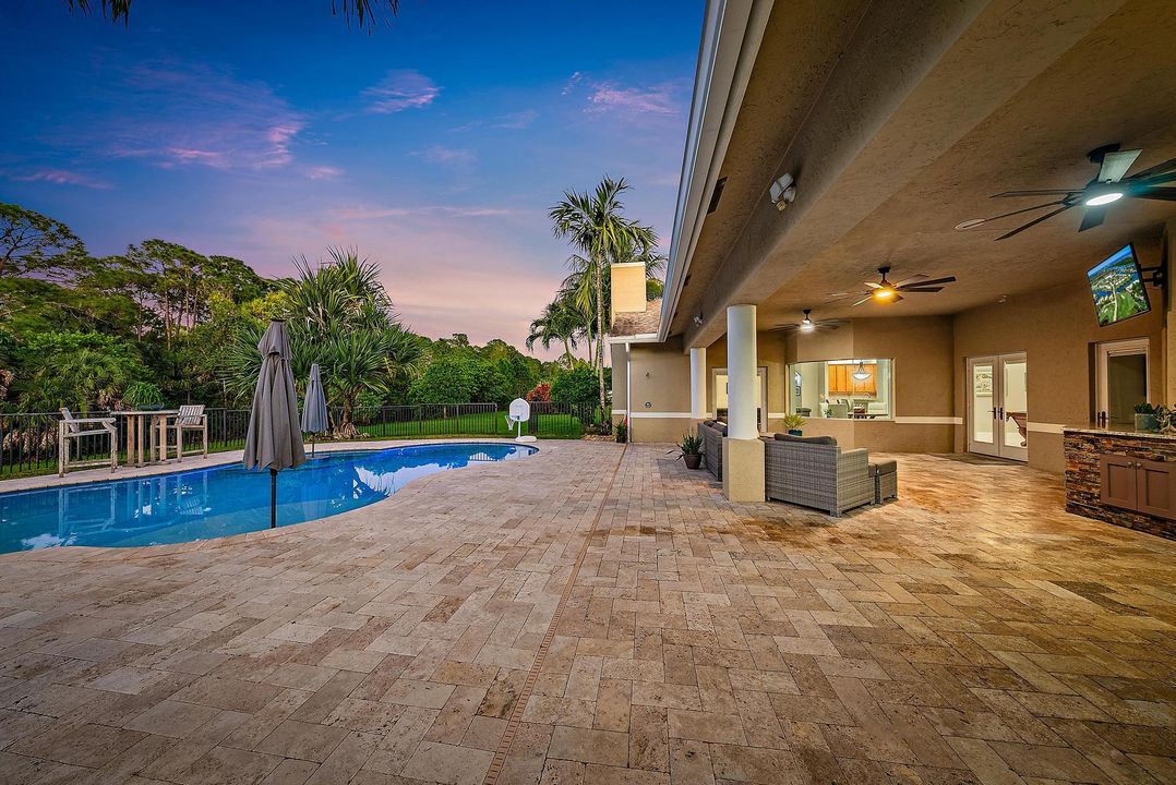 Active With Contract: $899,900 (4 beds, 3 baths, 3296 Square Feet)