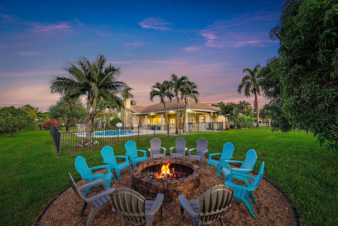 Active With Contract: $899,900 (4 beds, 3 baths, 3296 Square Feet)