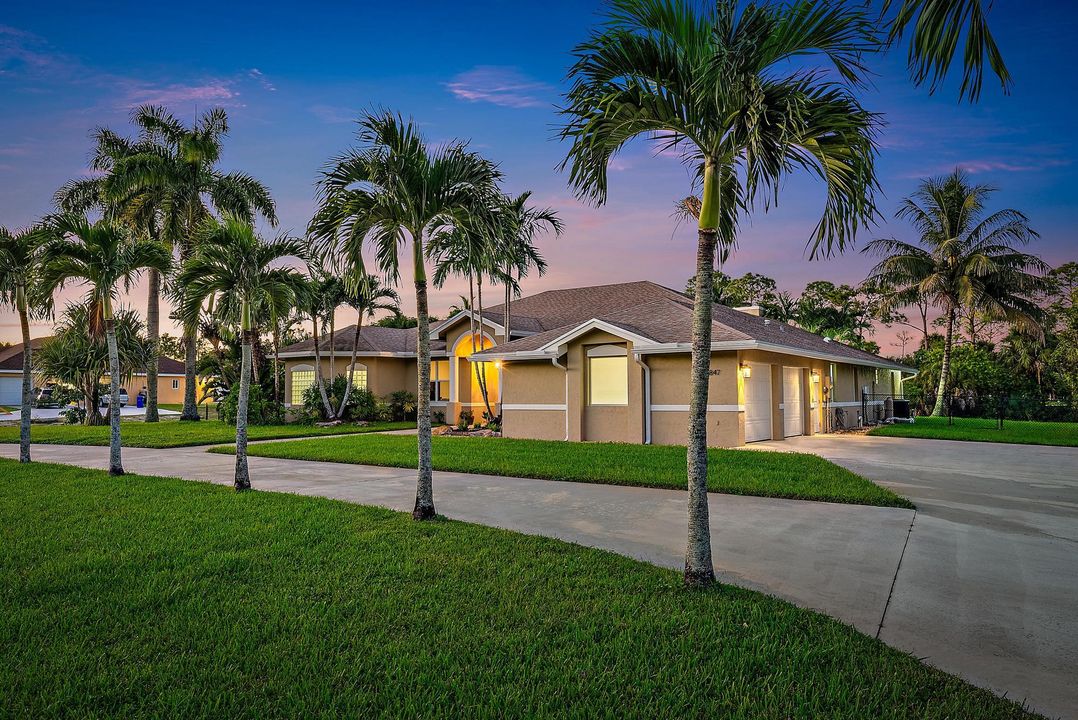 Active With Contract: $899,900 (4 beds, 3 baths, 3296 Square Feet)