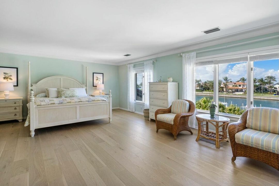 For Sale: $4,695,000 (4 beds, 3 baths, 3976 Square Feet)