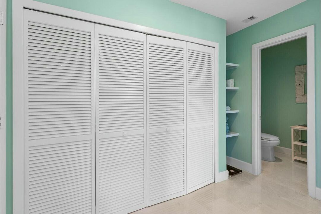 For Sale: $4,695,000 (4 beds, 3 baths, 3976 Square Feet)