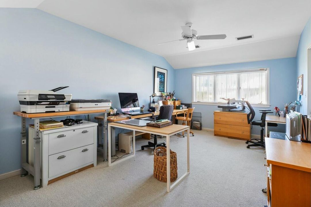 For Sale: $4,695,000 (4 beds, 3 baths, 3976 Square Feet)