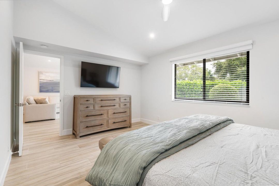 На продажу: $499,990 (2 спален, 2 ванн, 1135 Квадратных фут)