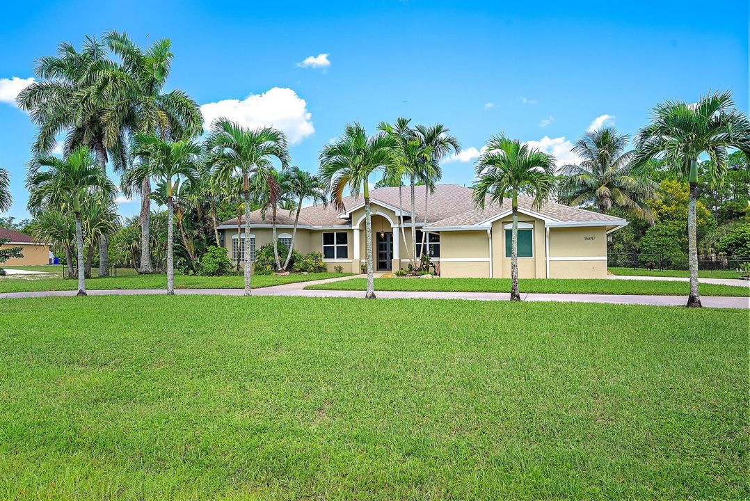 Active With Contract: $899,900 (4 beds, 3 baths, 3296 Square Feet)