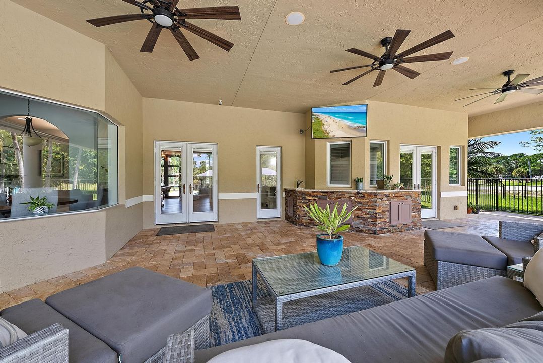 Active With Contract: $899,900 (4 beds, 3 baths, 3296 Square Feet)