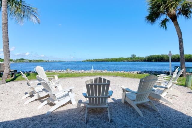 出租: $13,000 (3 贝兹, 3 浴室, 1928 平方英尺)