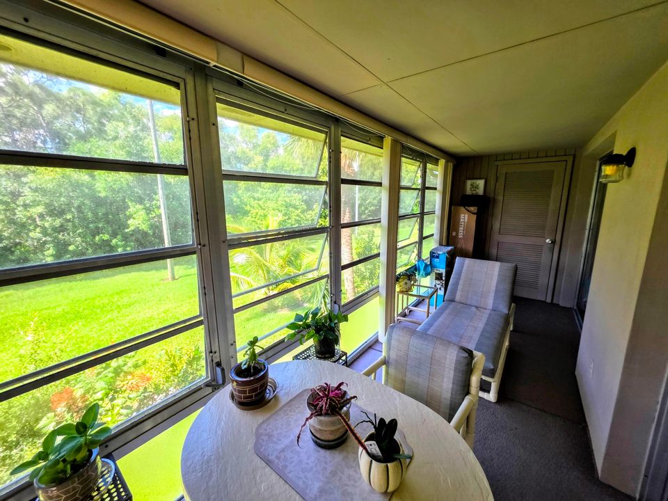 合同活跃: $129,900 (2 贝兹, 2 浴室, 1080 平方英尺)