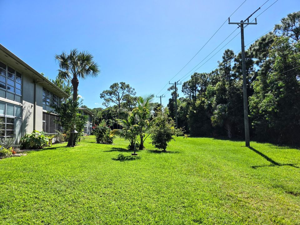 合同活跃: $129,900 (2 贝兹, 2 浴室, 1080 平方英尺)