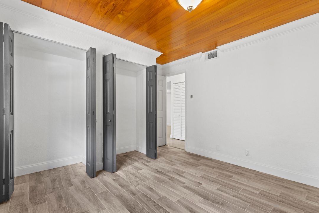 合同活跃: $1,630 (2 贝兹, 2 浴室, 888 平方英尺)