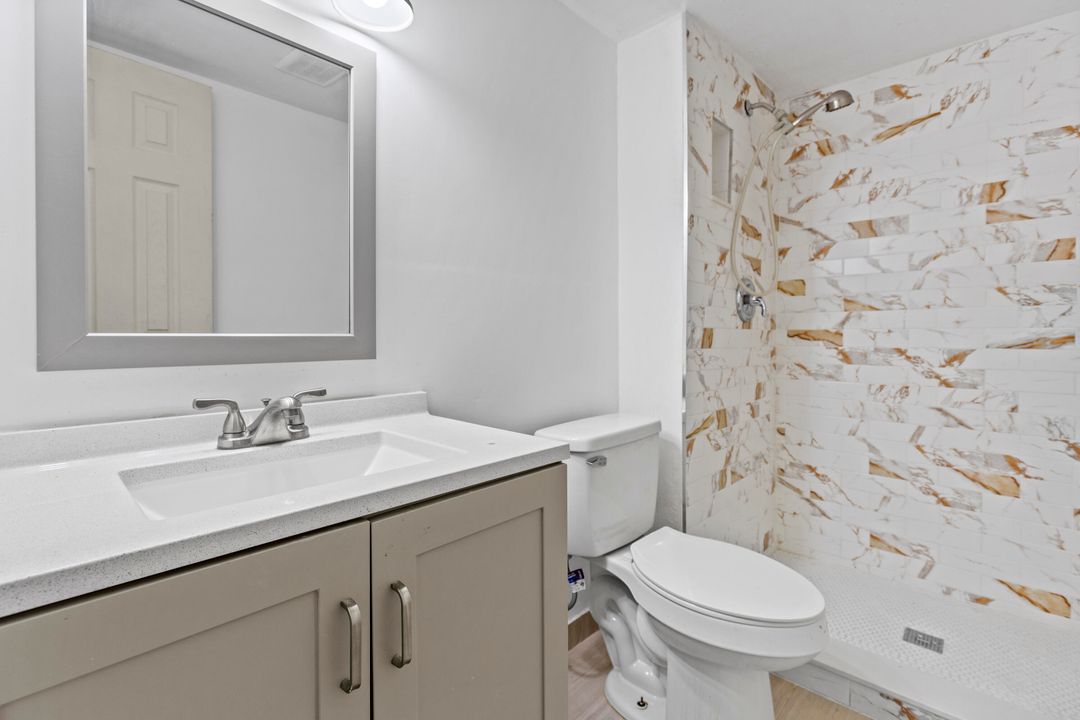 合同活跃: $1,630 (2 贝兹, 2 浴室, 888 平方英尺)