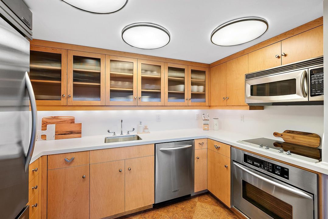 待售: $2,250,000 (2 贝兹, 2 浴室, 1260 平方英尺)