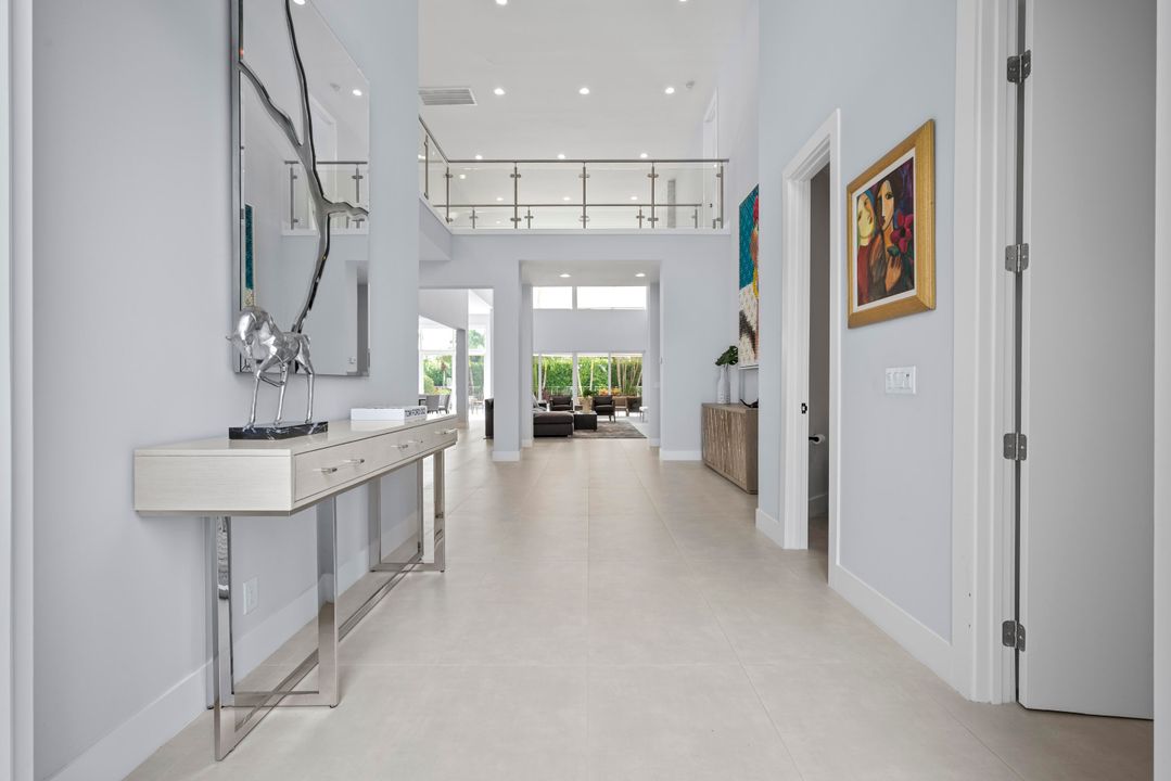 For Rent: $25,000 (5 beds, 6 baths, 4242 Square Feet)