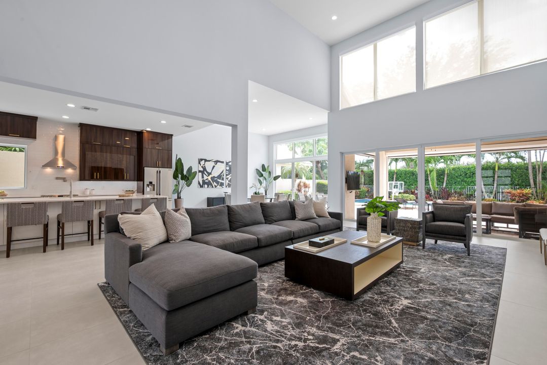 For Rent: $25,000 (5 beds, 6 baths, 4242 Square Feet)