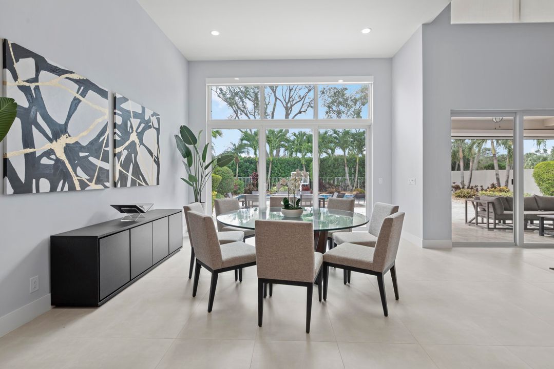 For Rent: $25,000 (5 beds, 6 baths, 4242 Square Feet)