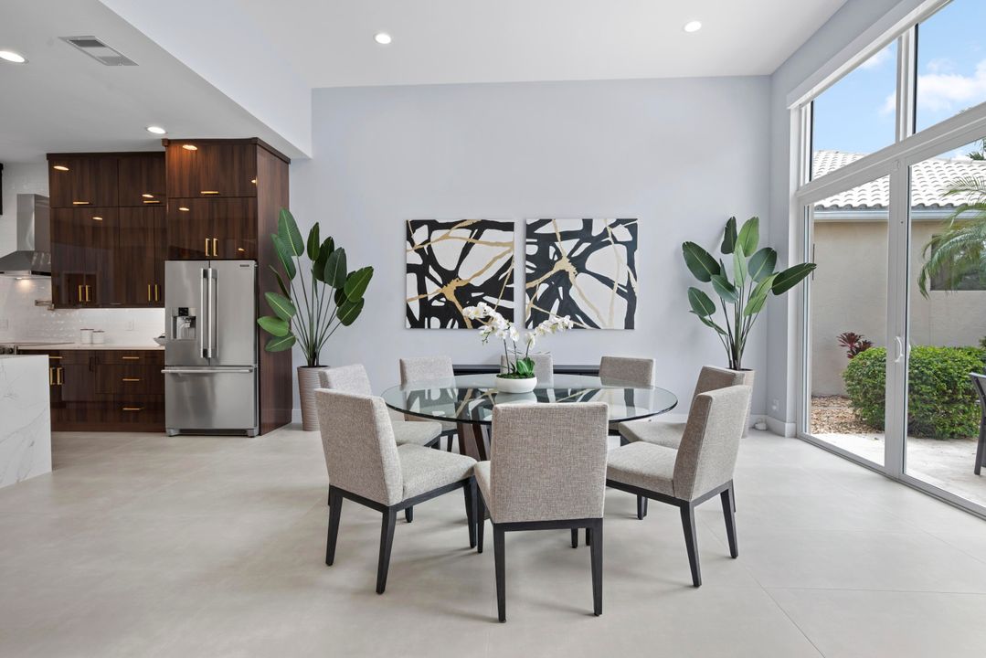 For Rent: $25,000 (5 beds, 6 baths, 4242 Square Feet)