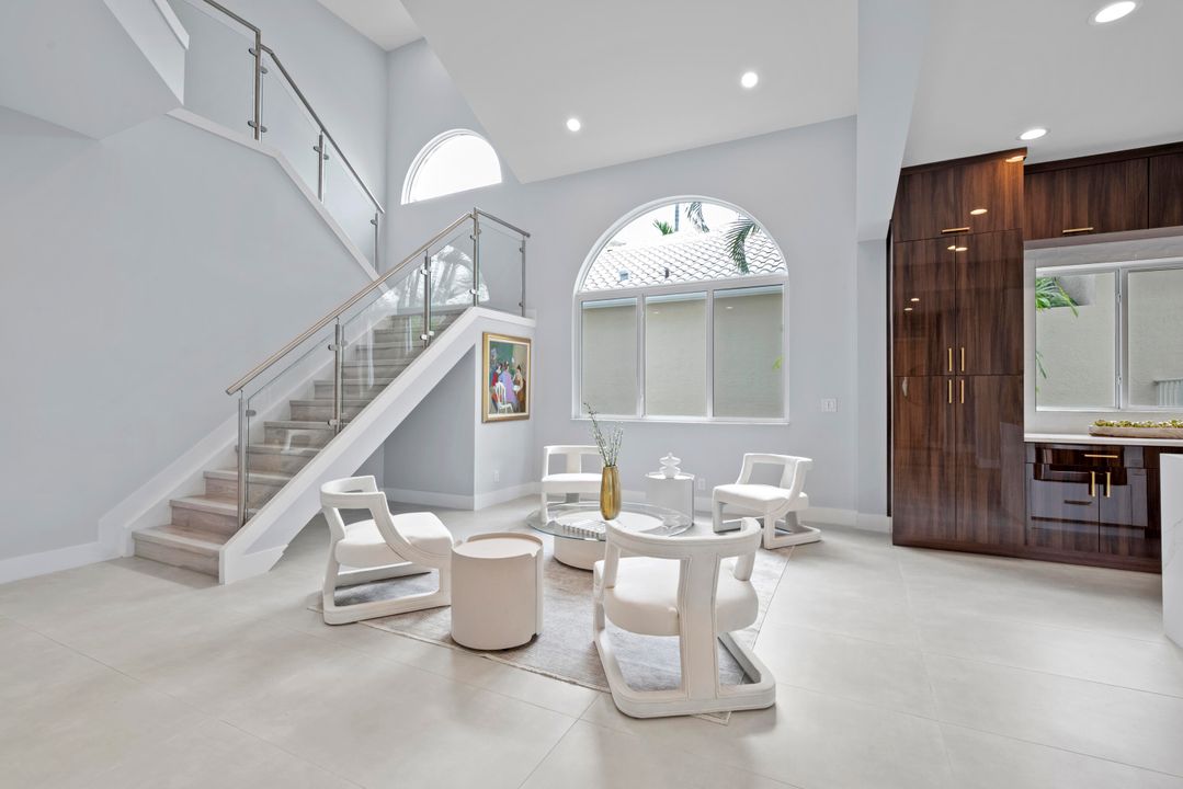 For Rent: $25,000 (5 beds, 6 baths, 4242 Square Feet)