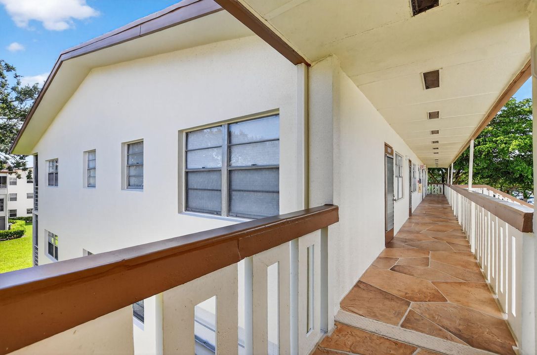 合同活跃: $2,800 (2 贝兹, 1 浴室, 840 平方英尺)