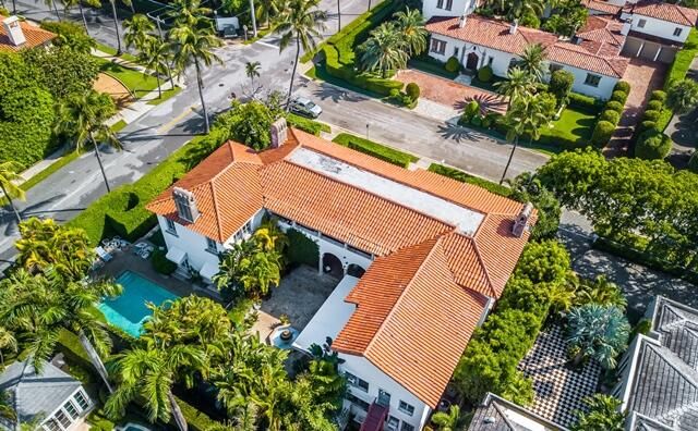 For Rent: $65,000 (6 beds, 9 baths, 7008 Square Feet)