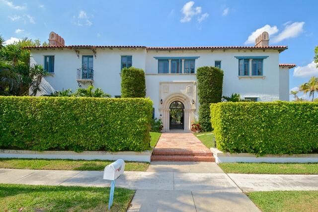 For Rent: $65,000 (6 beds, 9 baths, 7008 Square Feet)