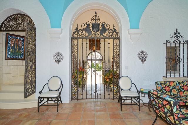 For Rent: $65,000 (6 beds, 9 baths, 7008 Square Feet)