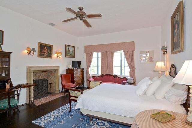 For Rent: $65,000 (6 beds, 9 baths, 7008 Square Feet)