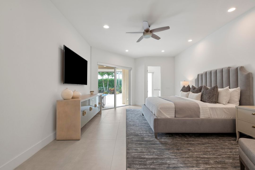 For Rent: $25,000 (5 beds, 6 baths, 4242 Square Feet)