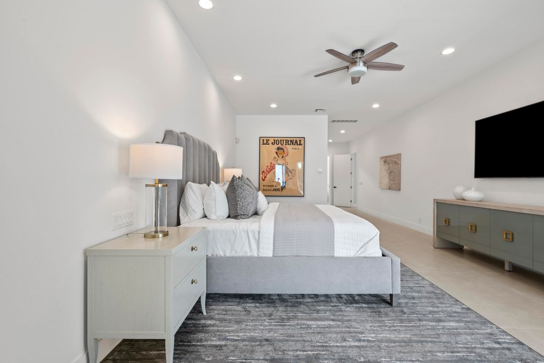 For Rent: $25,000 (5 beds, 6 baths, 4242 Square Feet)