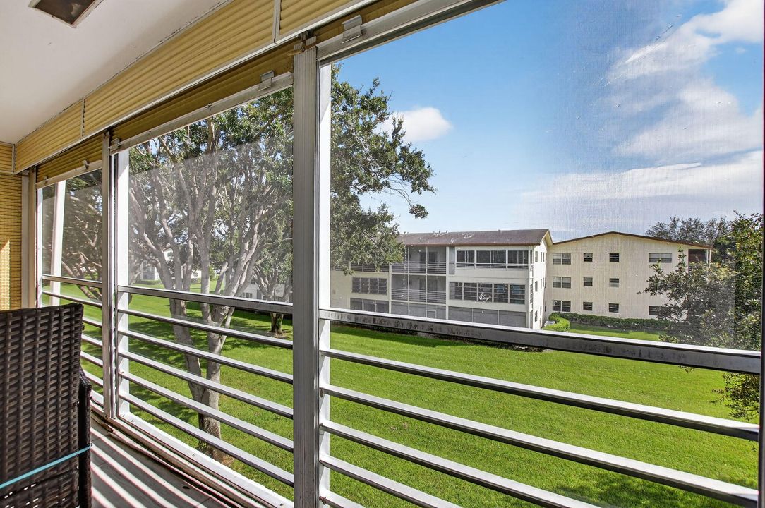 合同活跃: $2,800 (2 贝兹, 1 浴室, 840 平方英尺)