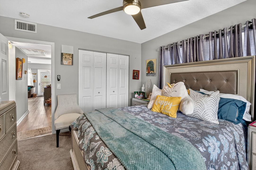 合同活跃: $2,800 (2 贝兹, 1 浴室, 840 平方英尺)