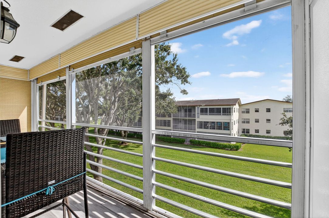 合同活跃: $2,800 (2 贝兹, 1 浴室, 840 平方英尺)