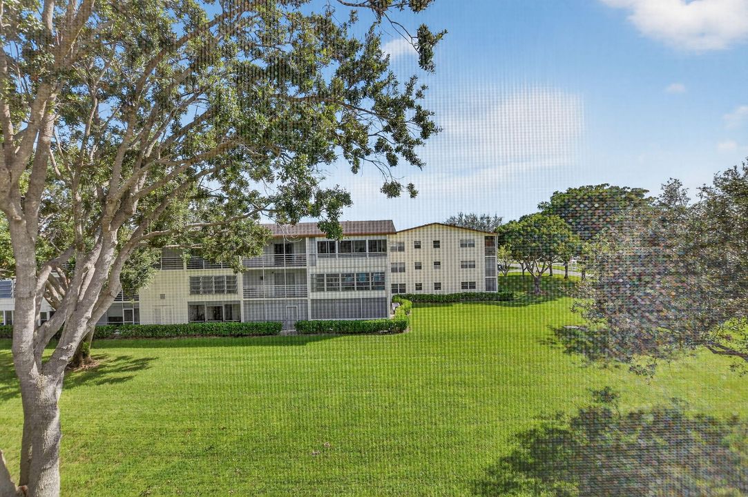 合同活跃: $2,800 (2 贝兹, 1 浴室, 840 平方英尺)