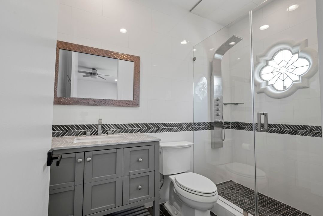 For Rent: $25,000 (5 beds, 6 baths, 4242 Square Feet)