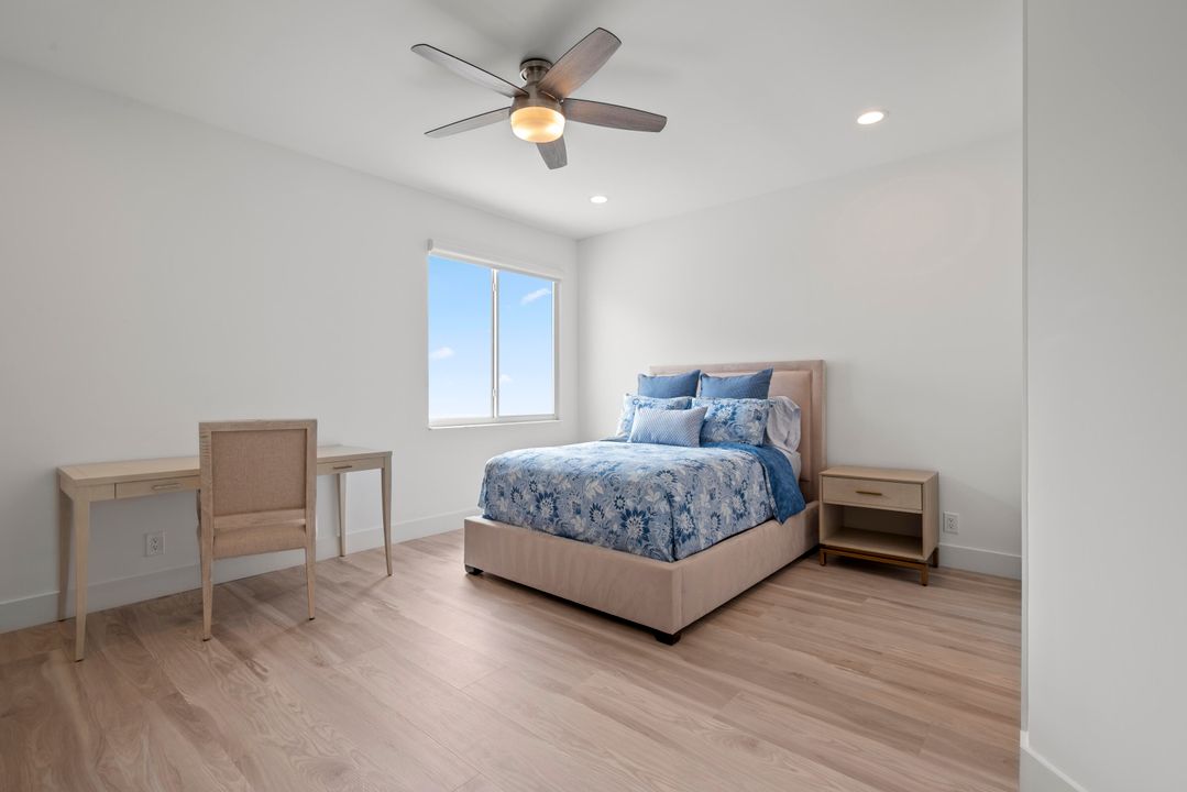 For Rent: $25,000 (5 beds, 6 baths, 4242 Square Feet)