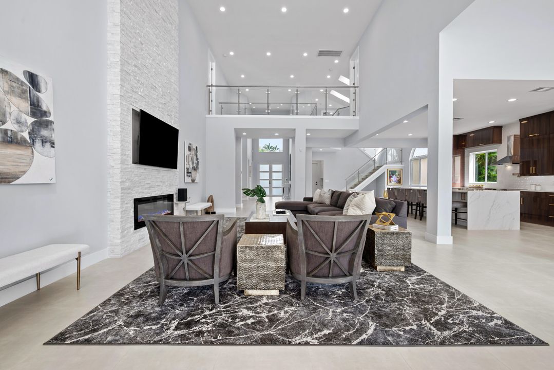 For Rent: $25,000 (5 beds, 6 baths, 4242 Square Feet)