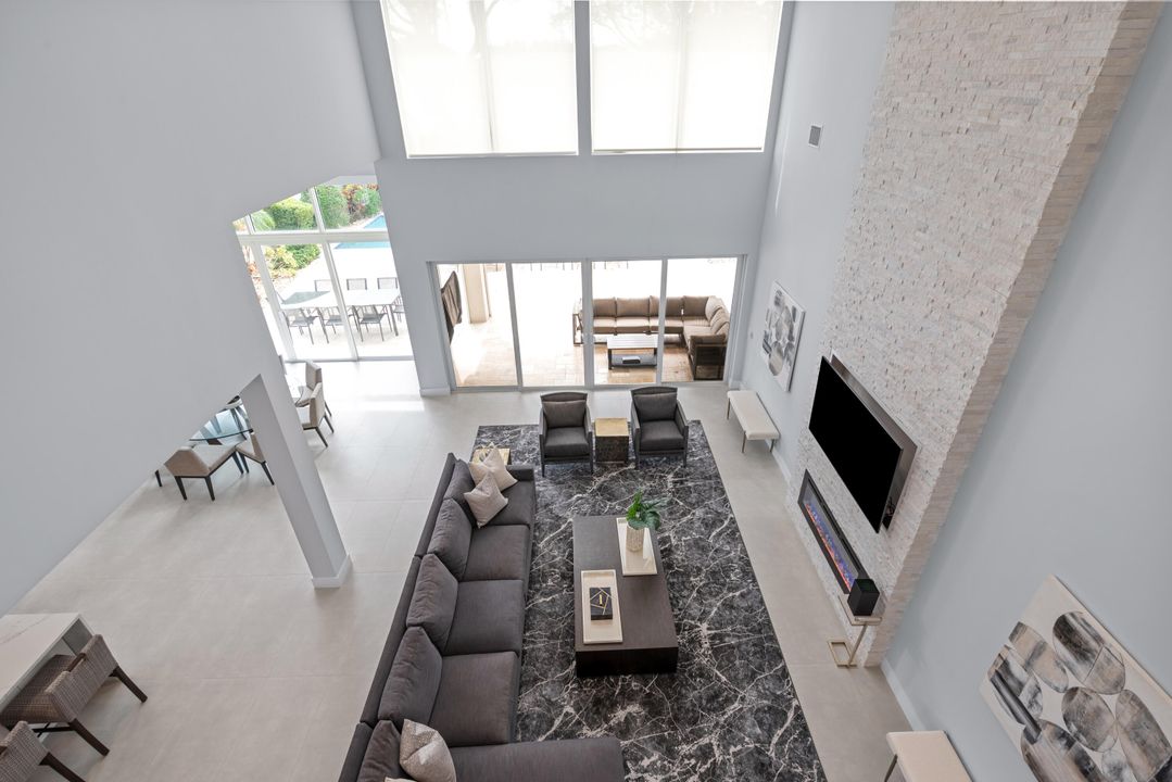 For Rent: $25,000 (5 beds, 6 baths, 4242 Square Feet)