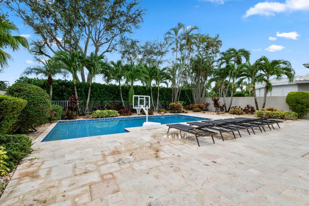 For Rent: $25,000 (5 beds, 6 baths, 4242 Square Feet)