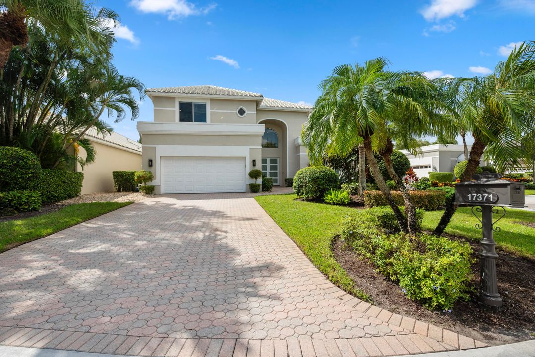 For Rent: $25,000 (5 beds, 6 baths, 4242 Square Feet)