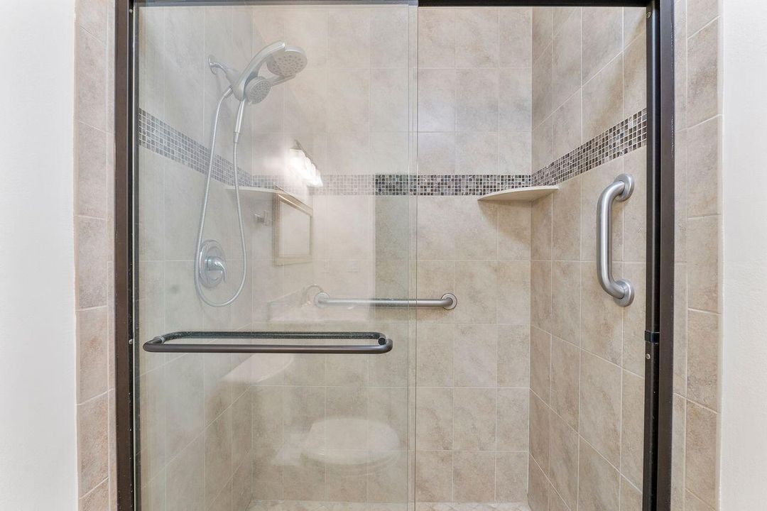 Activo con contrato: $259,900 (2 camas, 2 baños, 1188 Pies cuadrados)