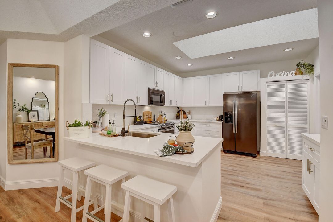 Recently Sold: $385,000 (2 beds, 2 baths, 1569 Square Feet)