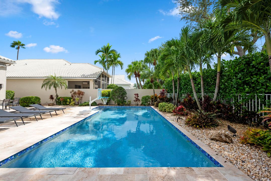 For Rent: $25,000 (5 beds, 6 baths, 4242 Square Feet)