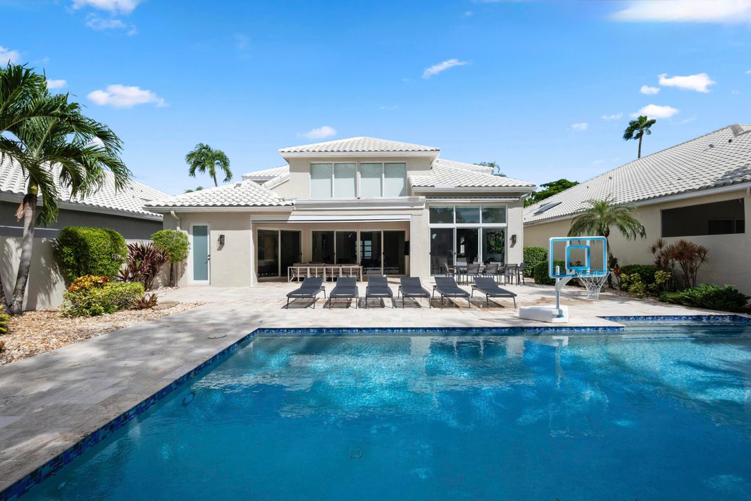 For Rent: $25,000 (5 beds, 6 baths, 4242 Square Feet)